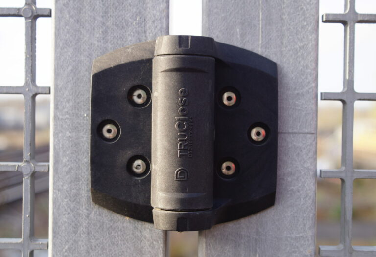 Truclose Heavy Duty Hinge | Ezi Klamp Systems