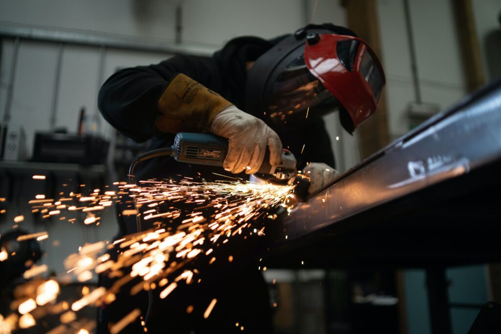 fabrication-metal-grinder