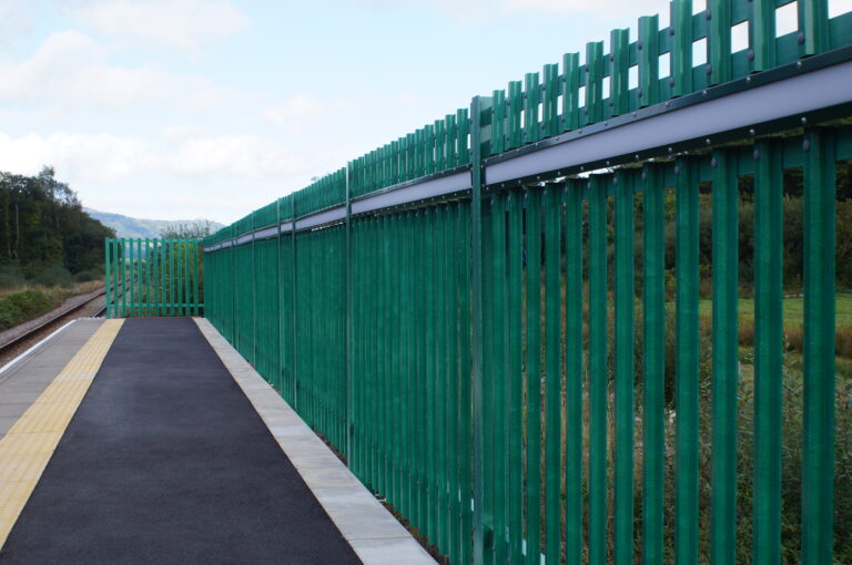 GRP-palisade-fencing-dolgarrog
