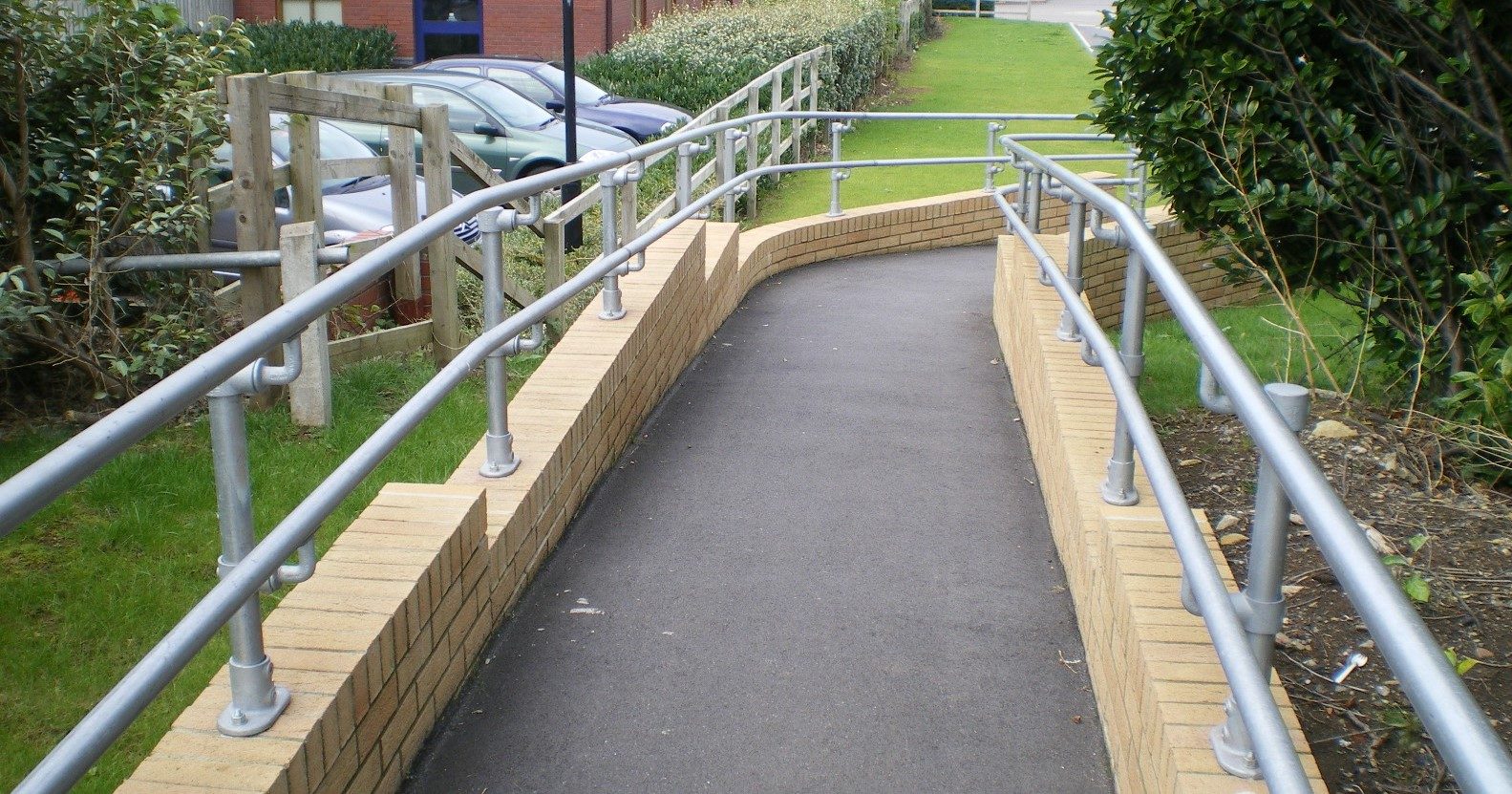 A complete guide to DDA handrails | Ezi Klamp Systems