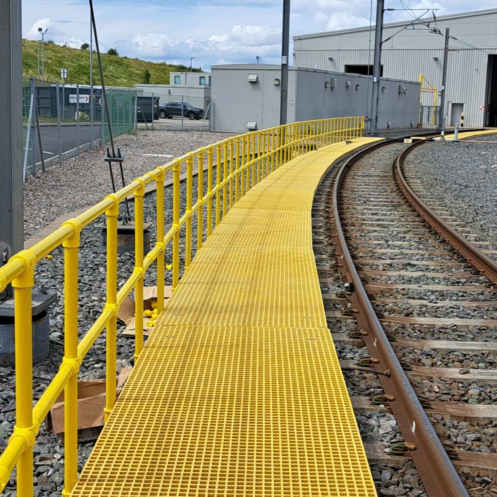 5 top tips on designing safe walkways for rail depots | Ezi Klamp Systems