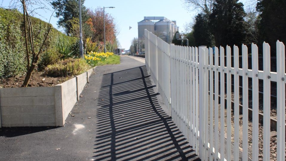 Enhancing perimeter protection with GRP palisade fencing | Ezi Klamp Systems
