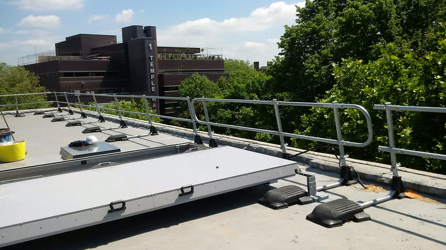 Are you meeting roof edge protection requirements? | Ezi Klamp Systems